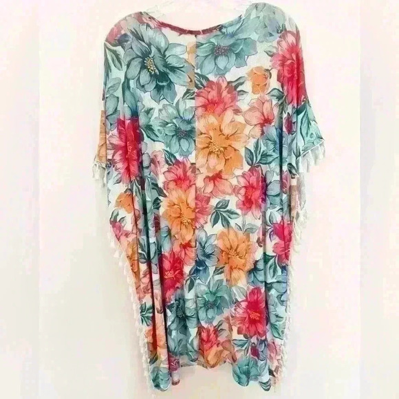 Time and Tru women’s Size Medium Colorful Swimsuit Coverup - Picture 3 of 6